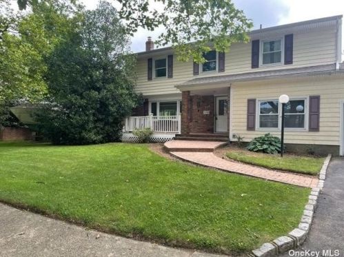 178 Wolf Hill Rd, Huntington Station NY  11747-1339 exterior