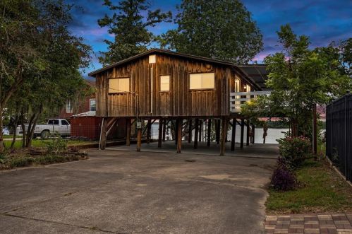 1014 Forest River Dr, Channelview TX  77530-3080 exterior