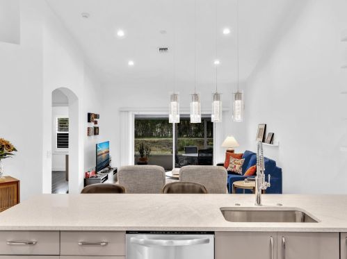6090 Lake Hibiscus Dr, Delray Beach FL  33484-4617 exterior