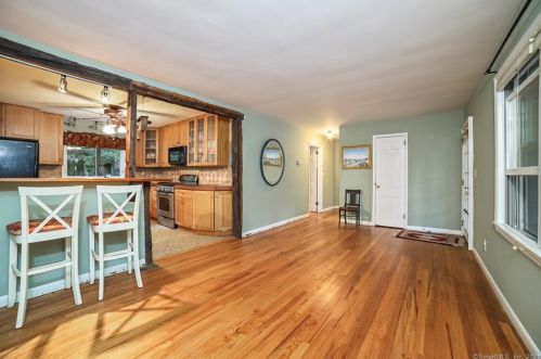 646 Branchville Rd, Ridgefield CT  06877-6128 exterior