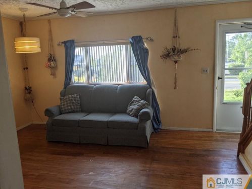 45 Race Track Rd, East Brunswick, NJ 08816-3740