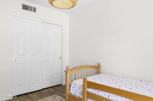 950 Redondo Dr, Gilbert AZ 85233-7539 exterior