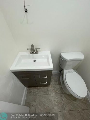 9667 15 Ct, Hollywood FL 33024-4429 exterior