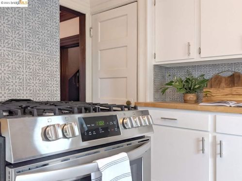 1450 4th Ave, Oakland CA  94606-2317 exterior