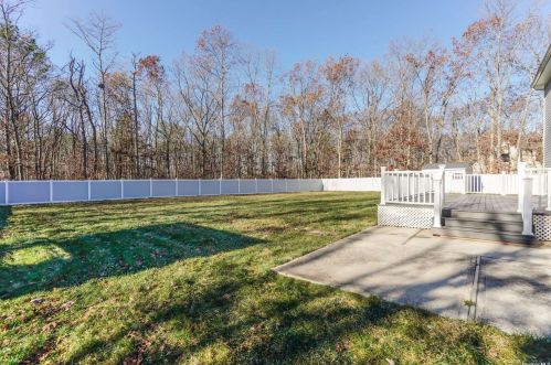 12 Ramblewood Rd, Shoreham NY  11786-2300 exterior