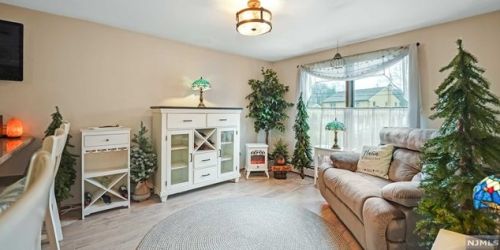 17 Truman Blvd, Oakland, NJ 07436-2013