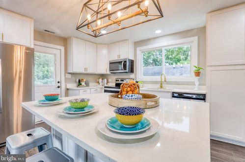 650 George St, Charles Town WV  25414-1461 exterior