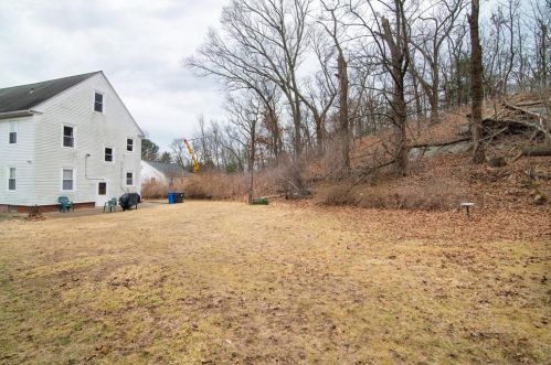 52 Scott Rd, Cumberland RI  02864-2812 exterior