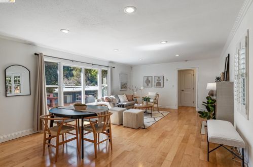8437 Golf Links Rd, Oakland CA  94605-4118 exterior
