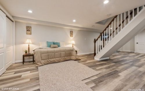 1805 Grant Ave, Seaford NY  11783-2318 exterior