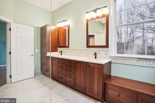 15480 Championship Dr, Haymarket VA  20169-6107 exterior