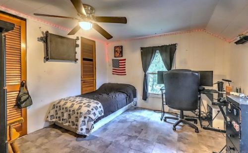 1 Hunters Ln, Ansonia CT  06401-2022 exterior