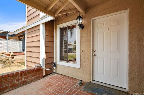 174 Torn Ranch Rd, Lake Elsinore, CA 92530-1827