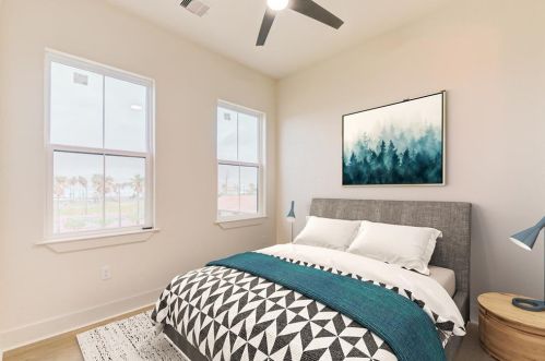 2017 27 St, Galveston TX 77550-7820 exterior