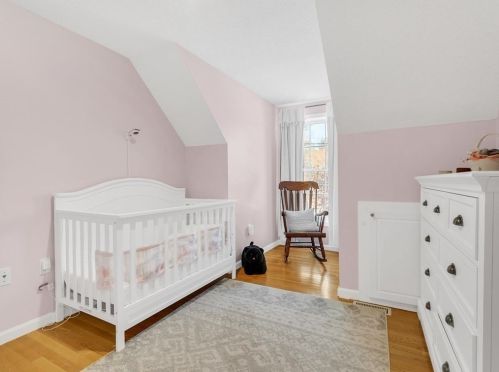 8 Town Farm Rd, Salem NH  03079-2454 exterior