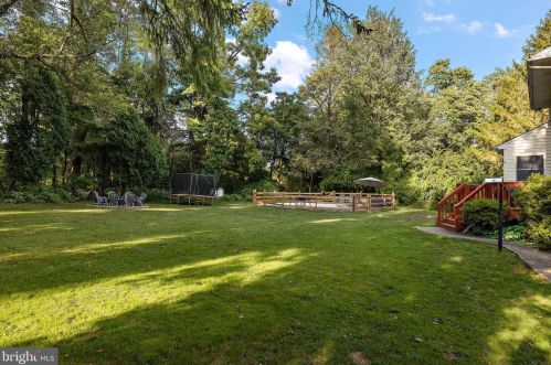 1421 Sugartown Rd, Berwyn PA  19312-1820 exterior