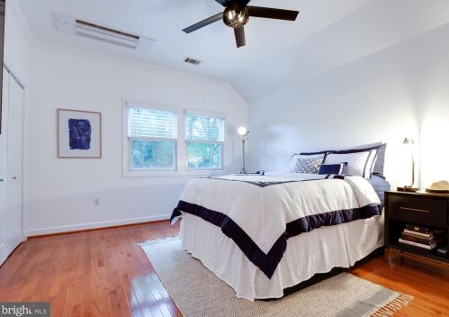 7003 Hickory Hill Rd, Falls Church VA  22042-3903 exterior