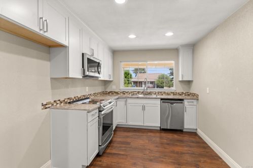 620 Walnut Park Ave, Liberty Farms CA  95620-3148 exterior