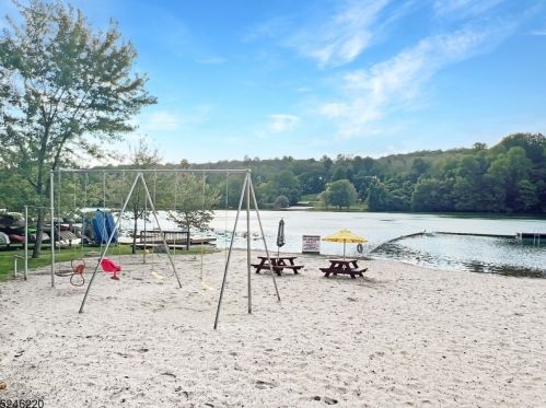 15 Glen Dr, Wantage NJ  07461-4801 exterior