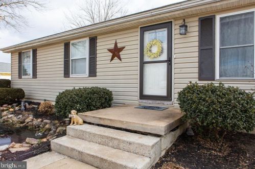 954 Ashton Dr, Lees Cross Roads, PA 17257-8965