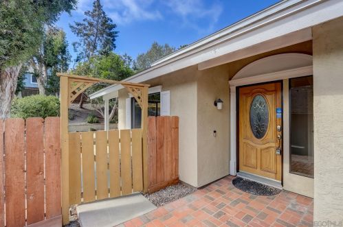 3577 Durham Cir, Oceanside CA  92056-4903 exterior