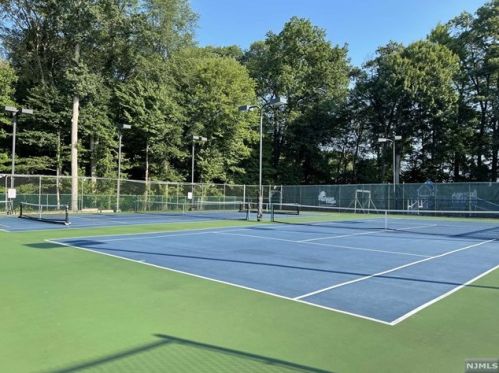 31 Erskine Ct, Mahwah NJ  07430-2014 exterior