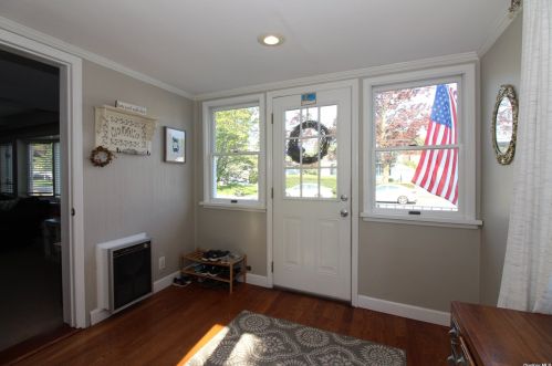 711 Mccall Ave, West Islip, NY 11795-3713