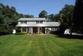 7 Glade Rd, East Hampton NY  11937-1713 exterior