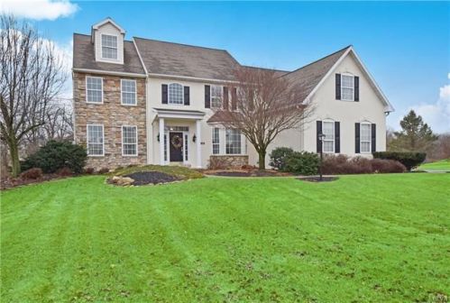 5410 Fells Creek Rd, Schnecksville, PA 18078-2757