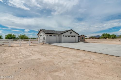 2814 222nd Ave, Buckeye, AZ 85326-8528