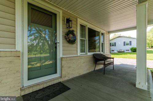 1642 Ox Rd, Edinburg VA  22824-3024 exterior