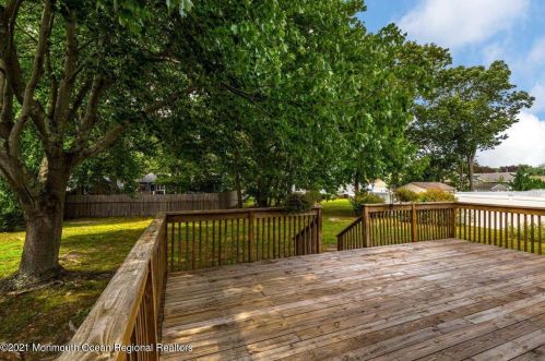 115 Taft Dr, Bricktown NJ  08724-2725 exterior