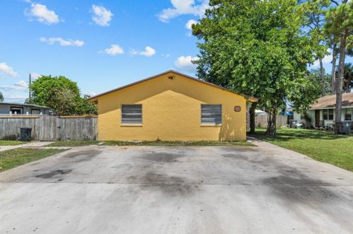 5681 Coconut Rd, West Palm Beach, FL 33413-1828