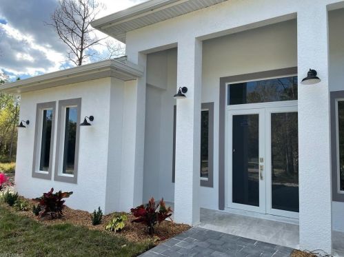 2853 28th Ave, Naples, FL 34117-8860