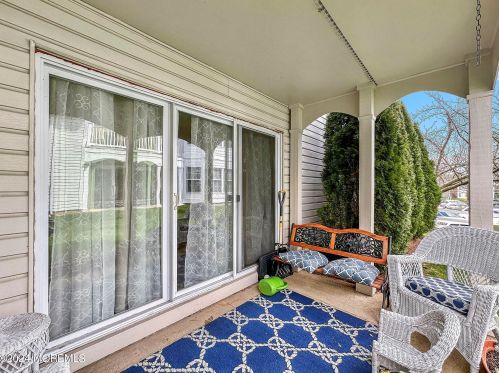 95 Tulip Ln, East Freehold NJ  07728-4088 exterior