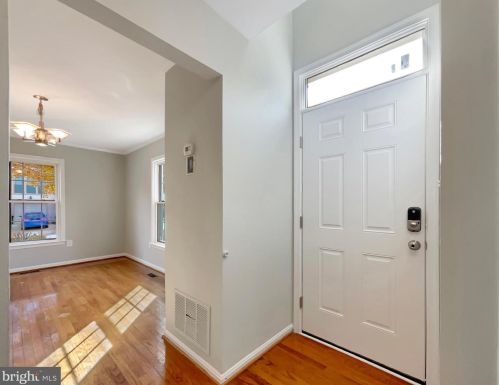 7294 Olde Lantern Way, Springfield VA  22152-3569 exterior