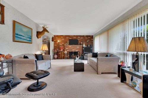 10 Webster Dr, Hazlet NJ 07730-1444 exterior