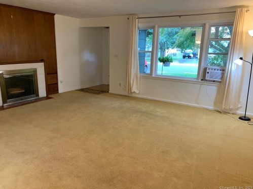 156 Green Manor Rd, Manchester CT  06042-3361 exterior