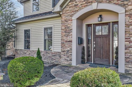 831 Linden Rd, Swatara, PA 17033-1735