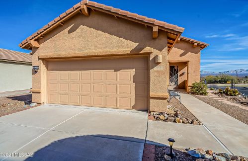 876 Kiefer Ln, Green Valley, AZ 85614-5267