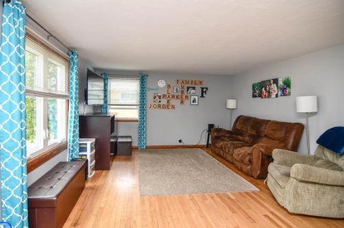 1083 Roscoe St, Green Bay, WI 54304-3369