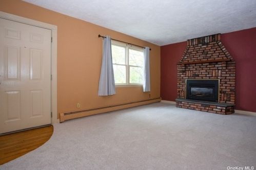 3682 John St, North Wantagh, NY 11793-3530