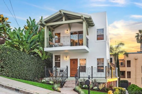 1845 Titus St, San Diego, CA 92110-2139