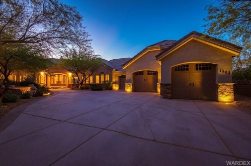 1362 Pioneer Trl, Bullhead City, AZ 86429-1112
