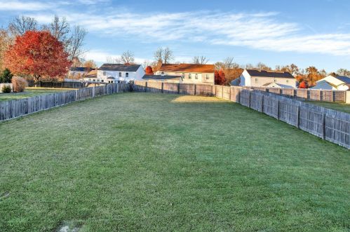 135 Spring Flower Way, Pataskala OH 43062-6997 exterior