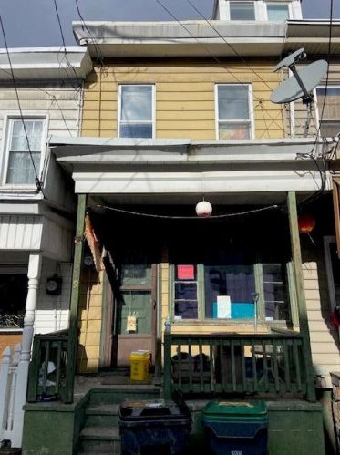 319 Mahanoy St, Glendon, PA 17948-2526