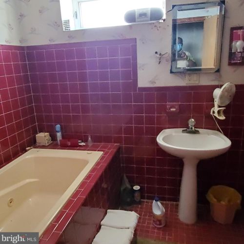 4929 Hazel Ave, Philadelphia PA 19143-2086 exterior