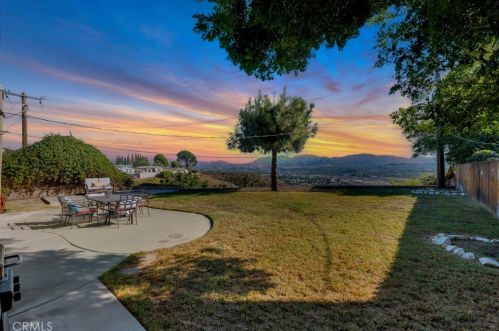 19862 Drasin Dr, Santa Clarita, CA 91351-1001