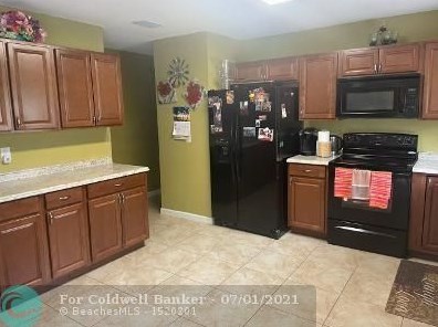 1648 Burgundy Ln, Fort Pierce, FL 34952-4203