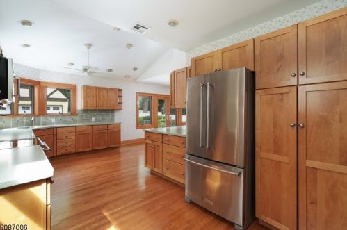 949 Summit Ave, Westfield, NJ 07090-2600